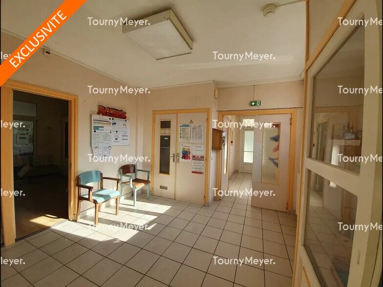 Office in Lorient for sale - Building Photo - Image 2 of 5