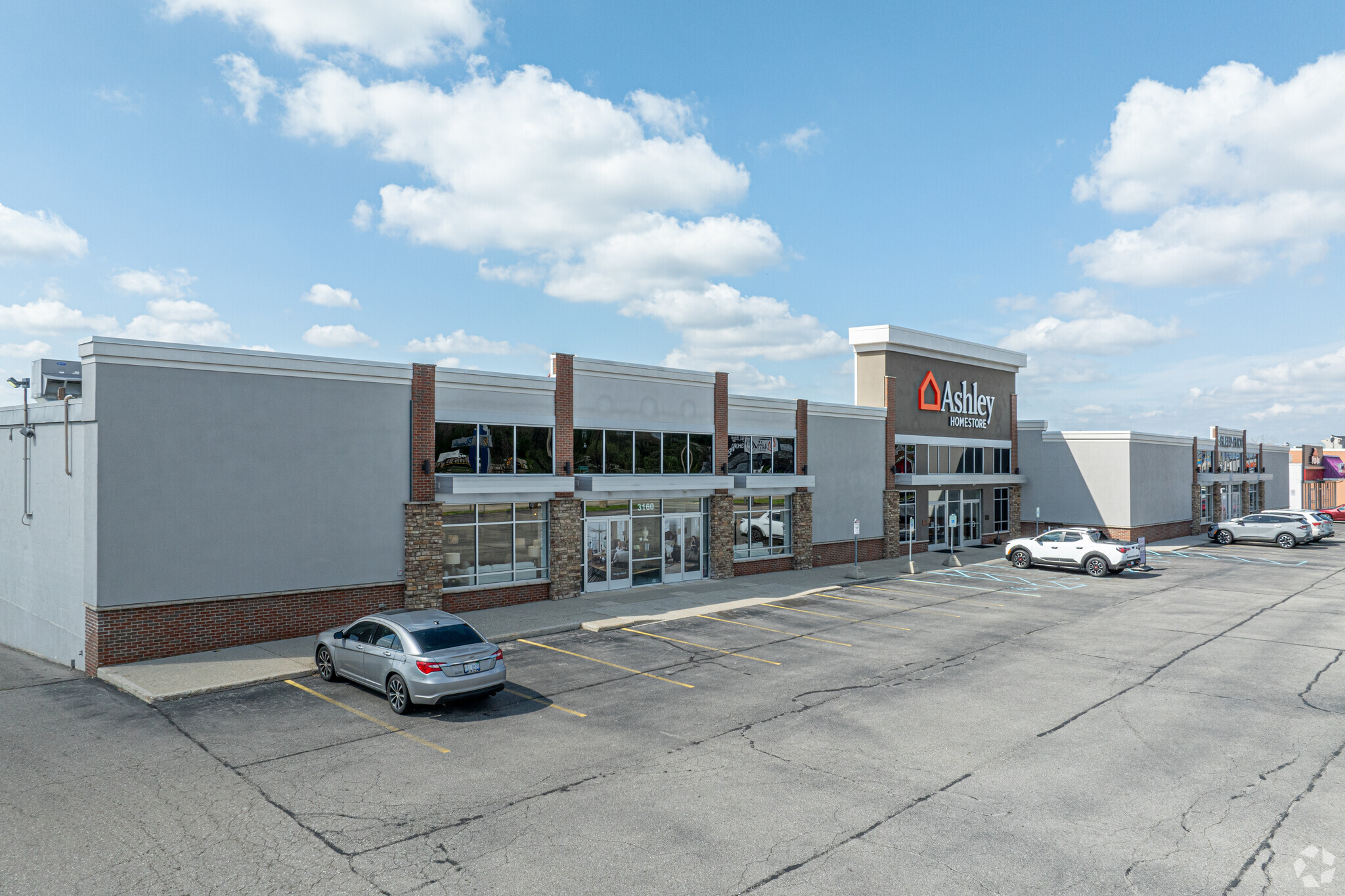 3160 28th St SE, Kentwood, MI 49512 - Retail for Sale | LoopNet