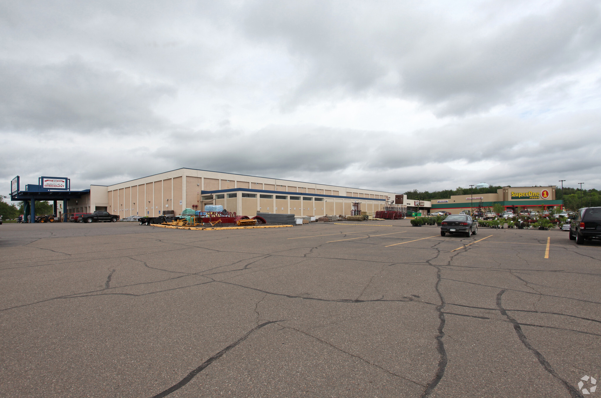 1101 E 37th St, Hibbing, MN for sale Primary Photo- Image 1 of 1