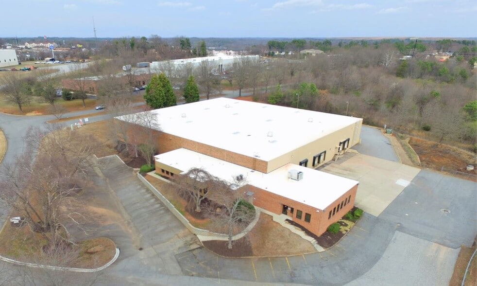 205 Parkway East, Duncan, SC for sale - Primary Photo - Image 1 of 1