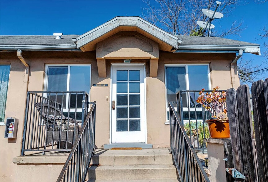 2113 W Sunset Blvd, Los Angeles, CA for lease - Building Photo - Image 2 of 14