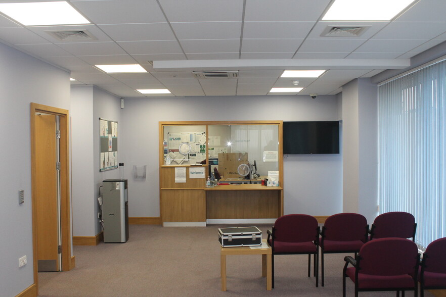 62-64 Hallgate, Wigan for lease - Interior Photo - Image 2 of 6