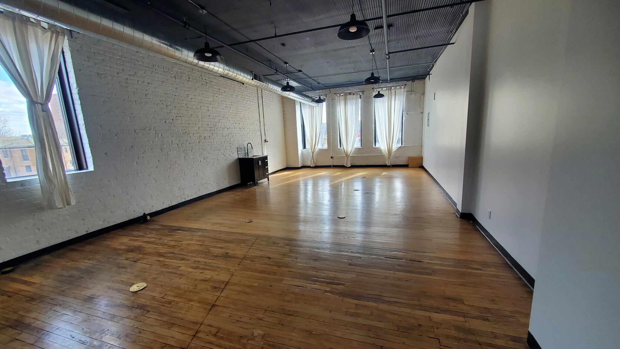 609 S 10th St, Minneapolis, MN for lease Interior Photo- Image 1 of 6