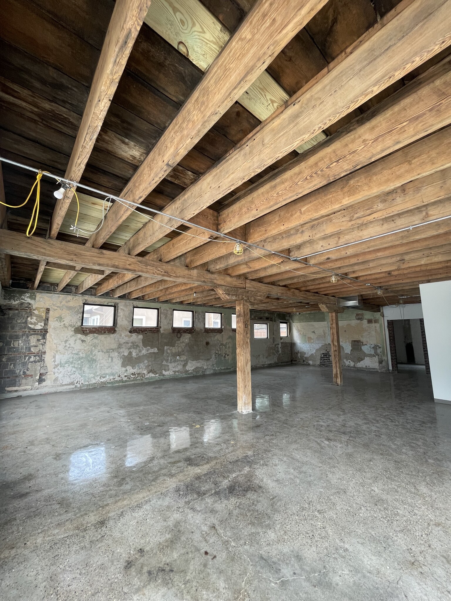 5167 N College Ave, Indianapolis, IN for lease Interior Photo- Image 1 of 2