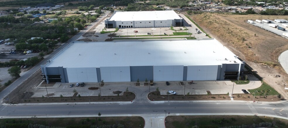 125 Kiefer Rd, San Antonio, TX for lease - Building Photo - Image 2 of 3