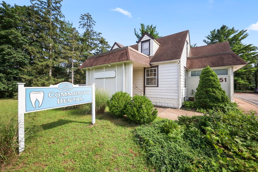 151 Highway 37, Toms River, NJ for sale - Primary Photo - Image 1 of 33