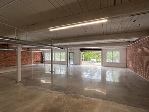 3300 E Ponce de Leon Ave, Scottdale, GA for lease Interior Photo- Image 2 of 4