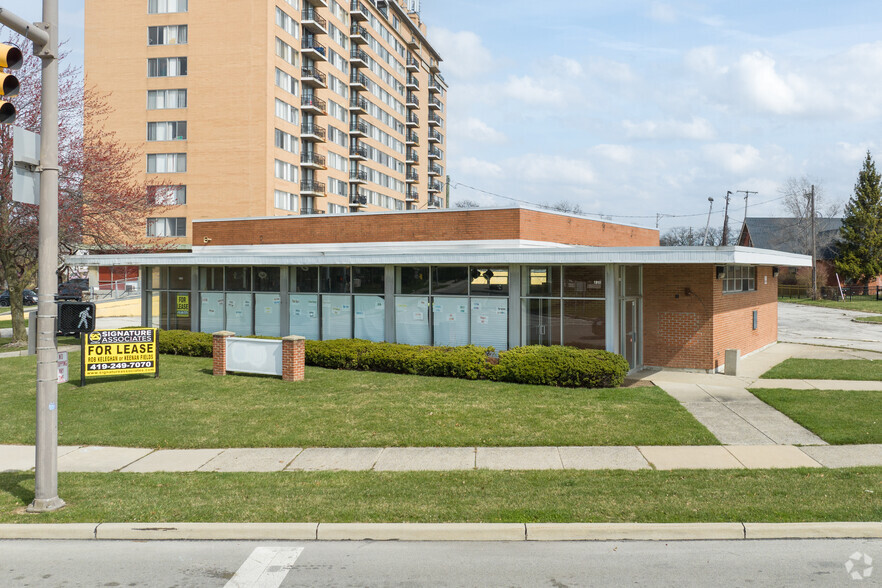 1910 Collingwood Blvd, Toledo, OH for lease - Primary Photo - Image 1 of 6