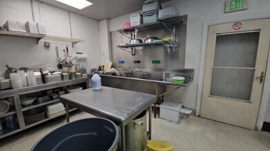 5500 Sinclair Ln, Baltimore, MD for lease Interior Photo- Image 2 of 6