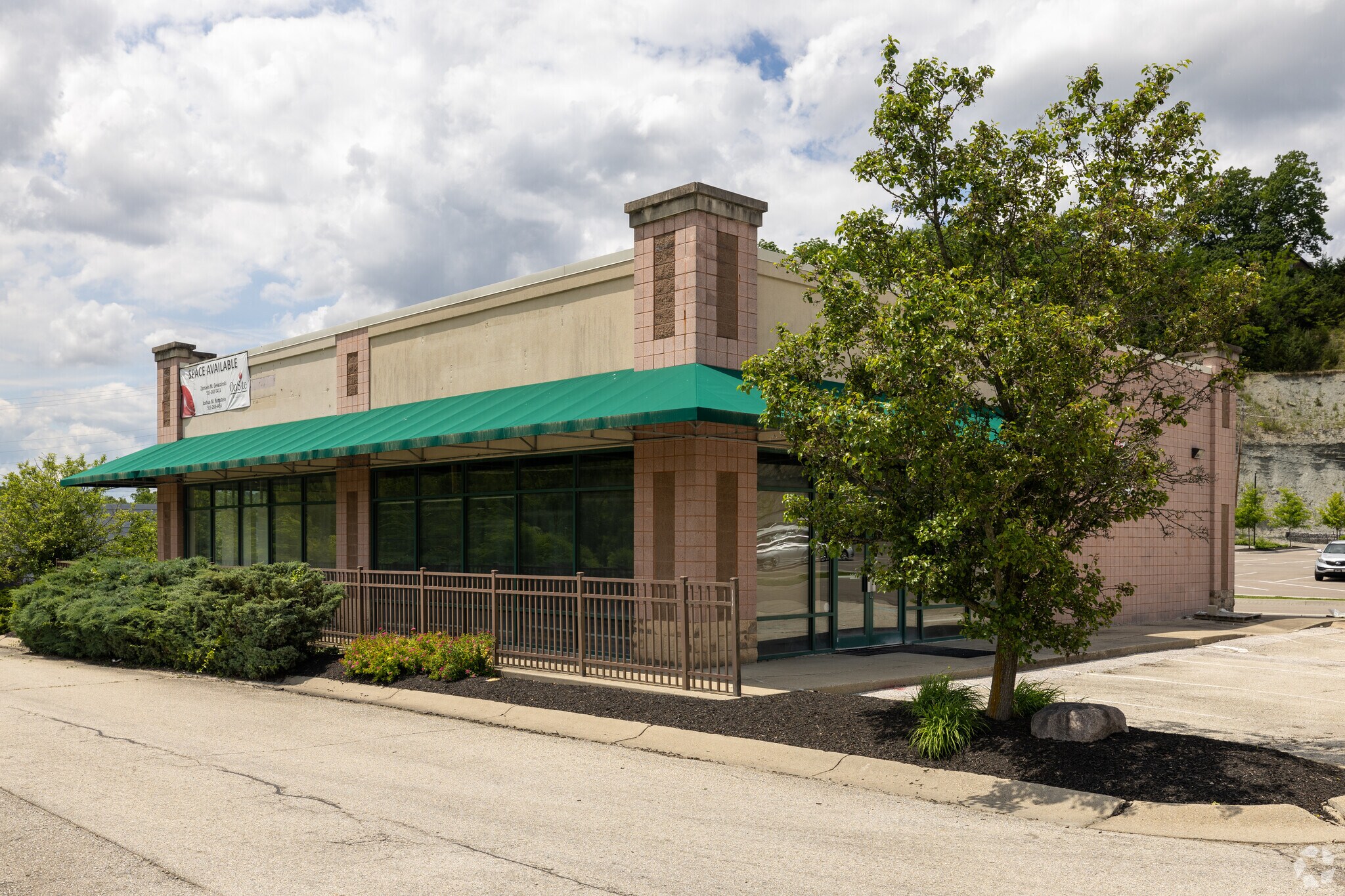 5222 Beechmont Ave, Cincinnati, OH for sale Primary Photo- Image 1 of 1