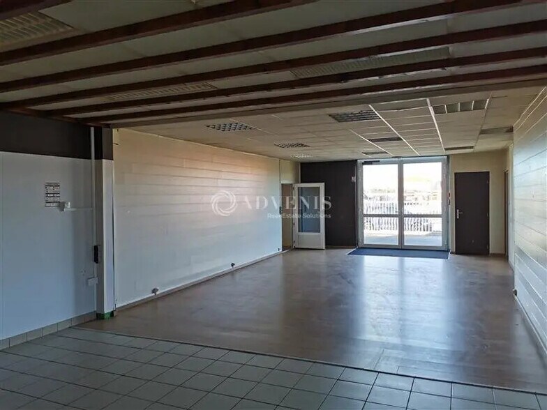 Flex in Lamballe-Armor for lease - Interior Photo - Image 3 of 8