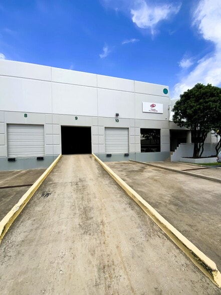 8606 Wall St, Austin, TX for lease - Building Photo - Image 2 of 8