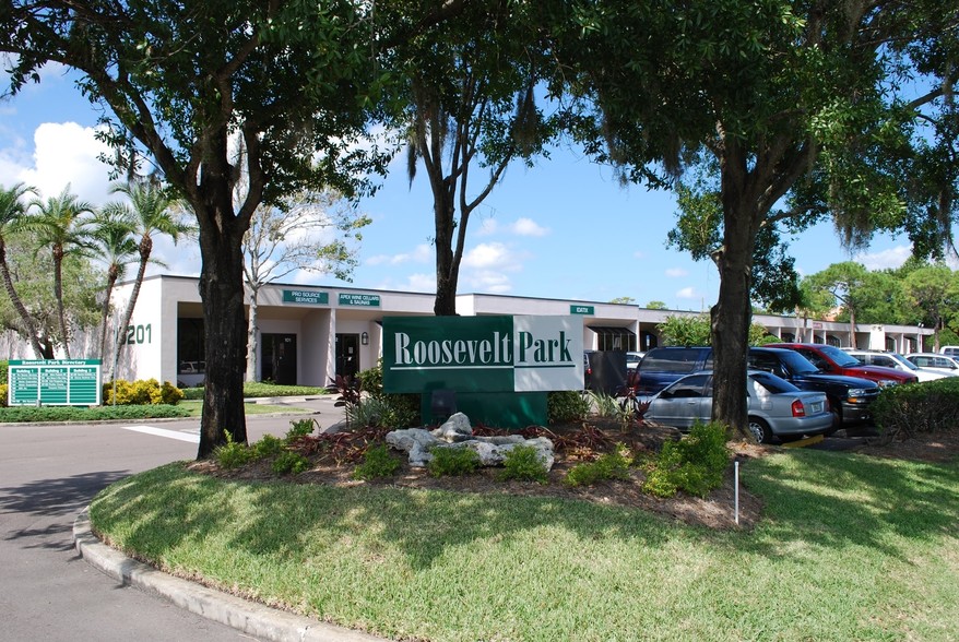 15201 Roosevelt Blvd, Clearwater, FL for lease - Building Photo - Image 1 of 1