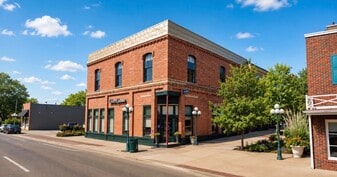 112 S 1st St, Monmouth IL - Retail Space