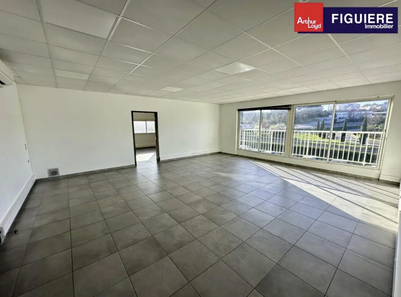 43 Chemin De La Sarriere, Meyreuil for lease Interior Photo- Image 1 of 9