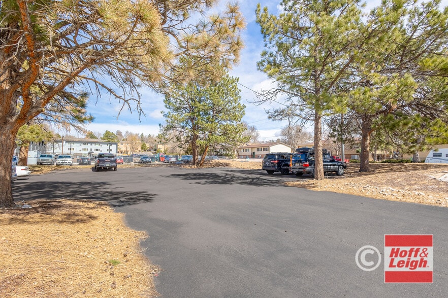 2210 Lelaray St, Colorado Springs, CO for sale - Building Photo - Image 3 of 17