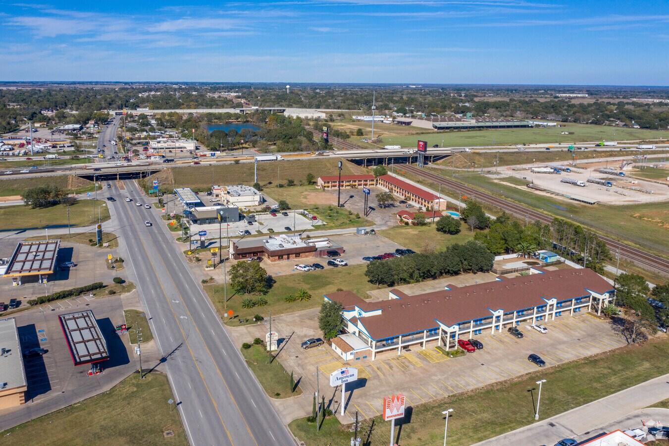 2107 Highway 36 S, Sealy, TX 77474 American Inn