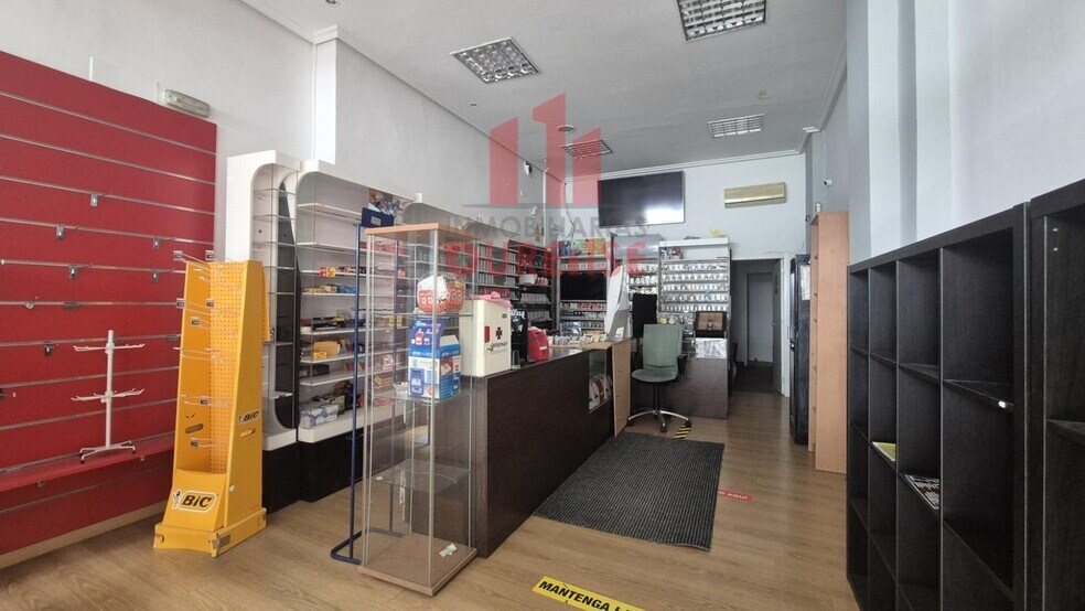 Retail in Ourense, Orense for lease - Building Photo - Image 2 of 10