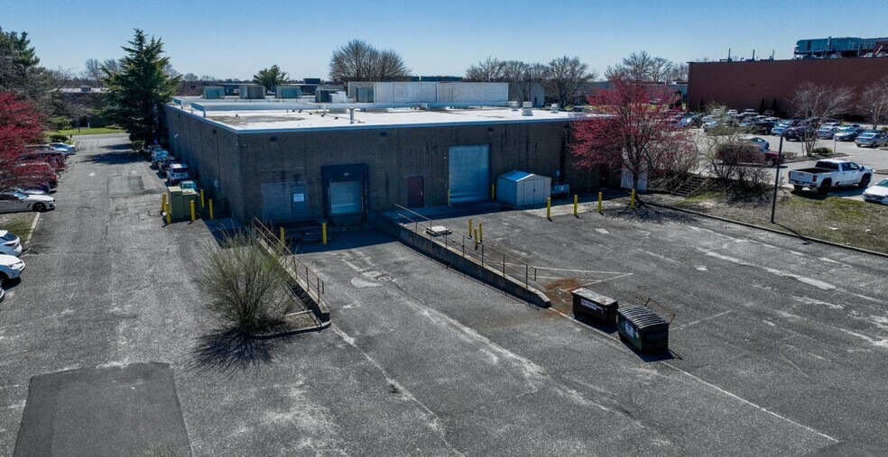 320 Oser Ave, Hauppauge, NY for sale - Building Photo - Image 2 of 10