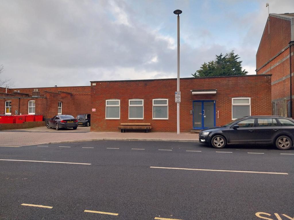 6 Railway Approach, Worthing for lease Primary Photo- Image 1 of 13