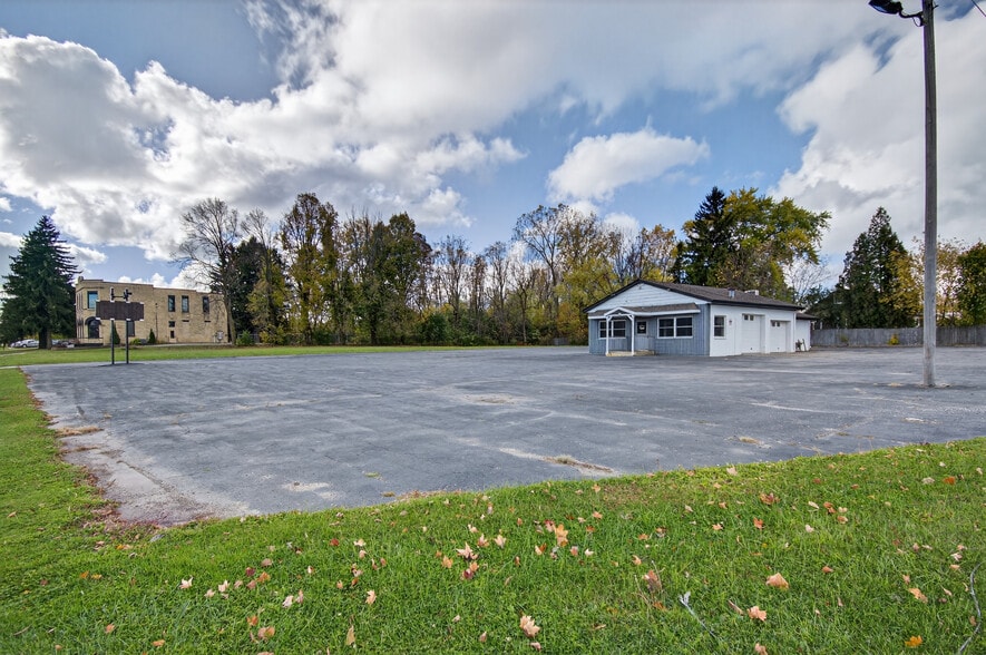 4418 Douglas Ave, Racine, WI for sale - Building Photo - Image 2 of 19