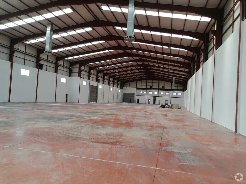 Industrial in Chiloeches, Guadalajara for lease - Building Photo - Image 1 of 5