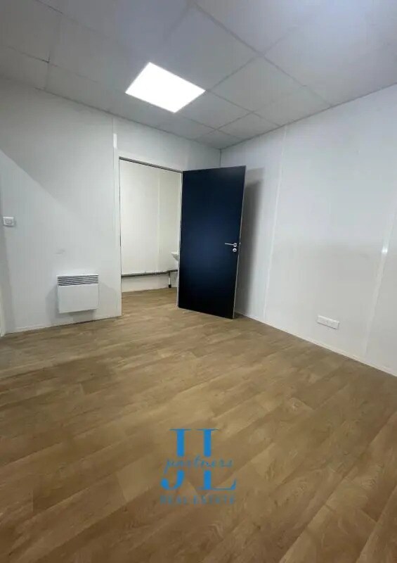 Location Local d'activités 263 m² - Photo 1