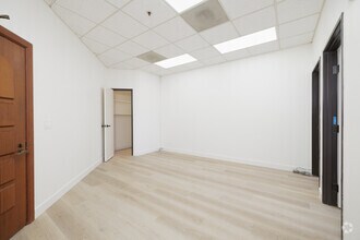 162 S Rancho Santa Fe Rd, Encinitas, CA for lease Building Photo- Image 2 of 5