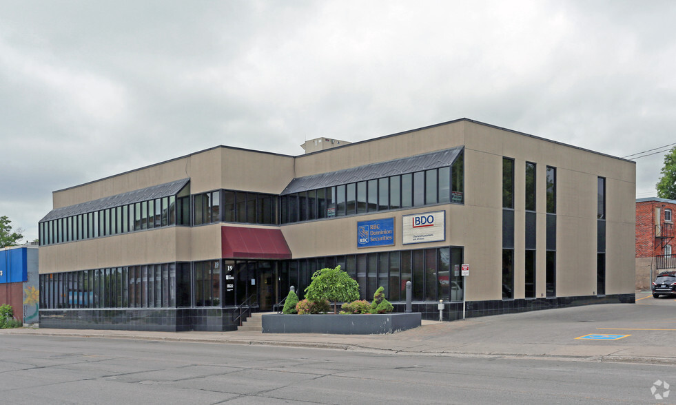 19 Front St N, Orillia, ON for lease - Building Photo - Image 3 of 5