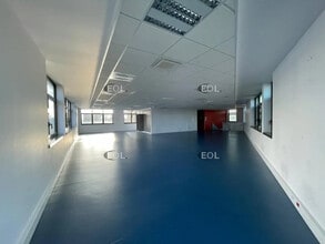 Flex in Noisy-le-Roi for lease Building Photo- Image 2 of 4