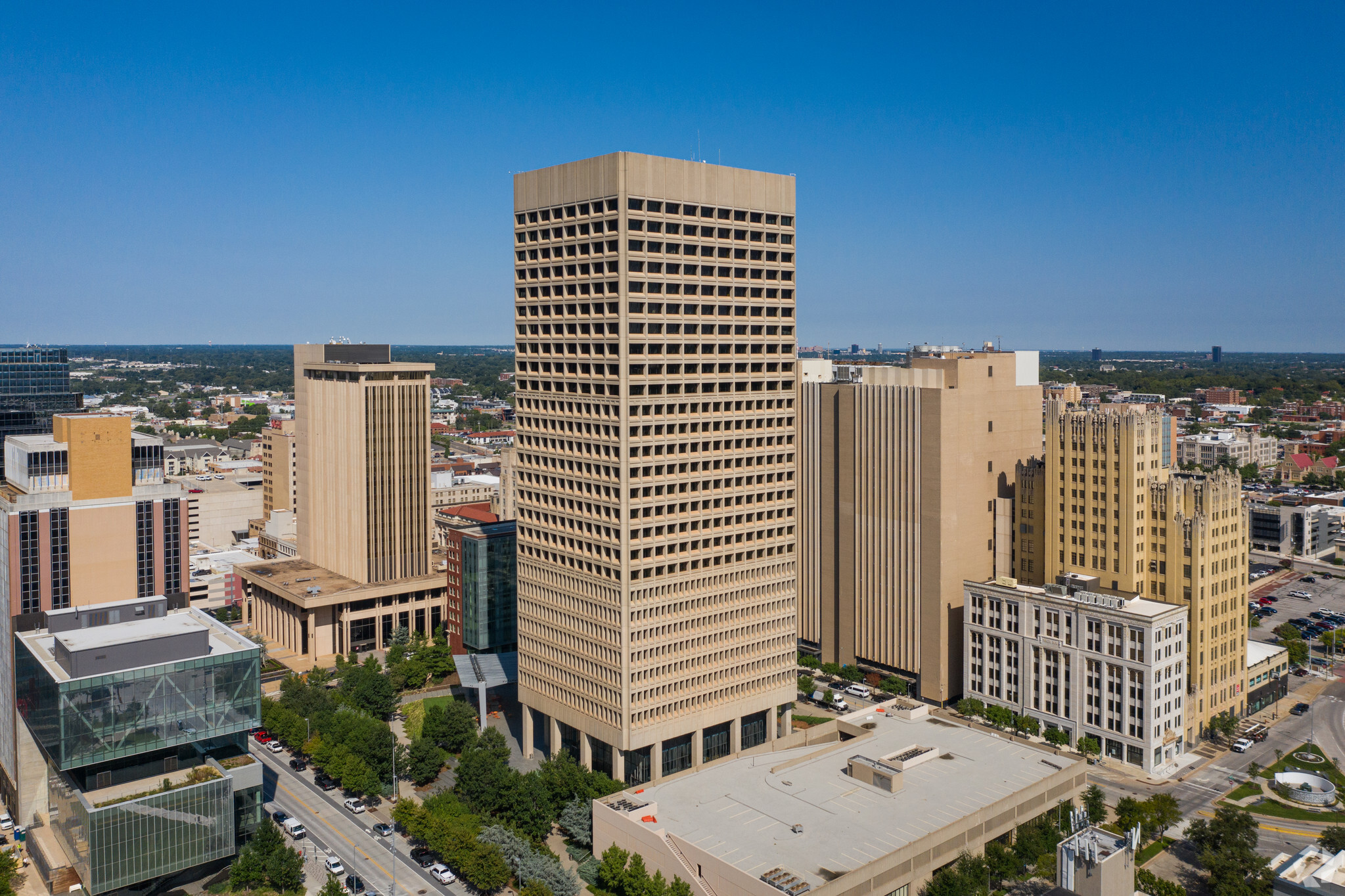 123 Robert S Kerr Ave, Oklahoma City, OK 73102 - Strata Tower | LoopNet