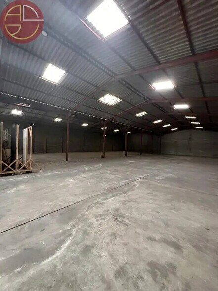 Industrial in Saint-Alban for lease - Interior Photo - Image 2 of 6