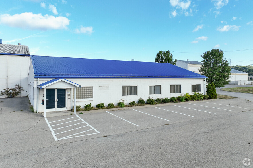 1729 Pennsylvania Ave, Monaca, PA for lease - Primary Photo - Image 1 of 31