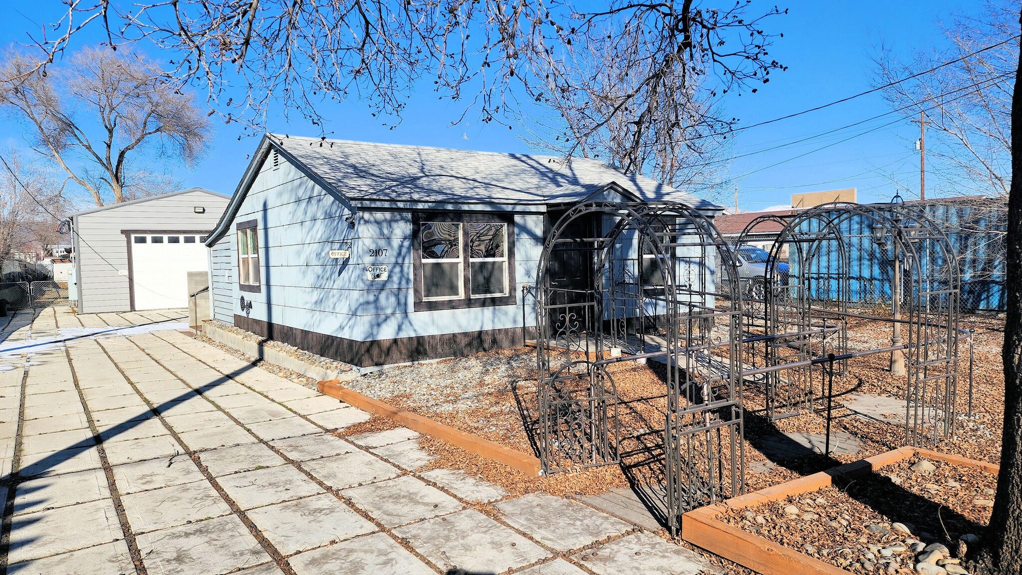 2107 E Mead Ave, Yakima, WA for sale Building Photo- Image 1 of 28