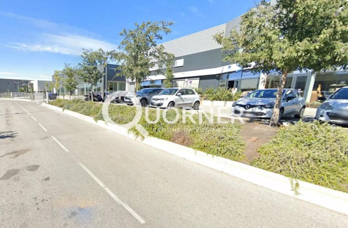 Retail in Fréjus for lease Building Photo- Image 1 of 3