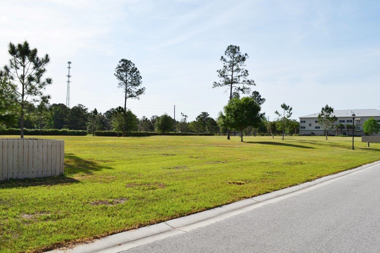 8075 Southern Pines Dr, Brooksville, FL 34601