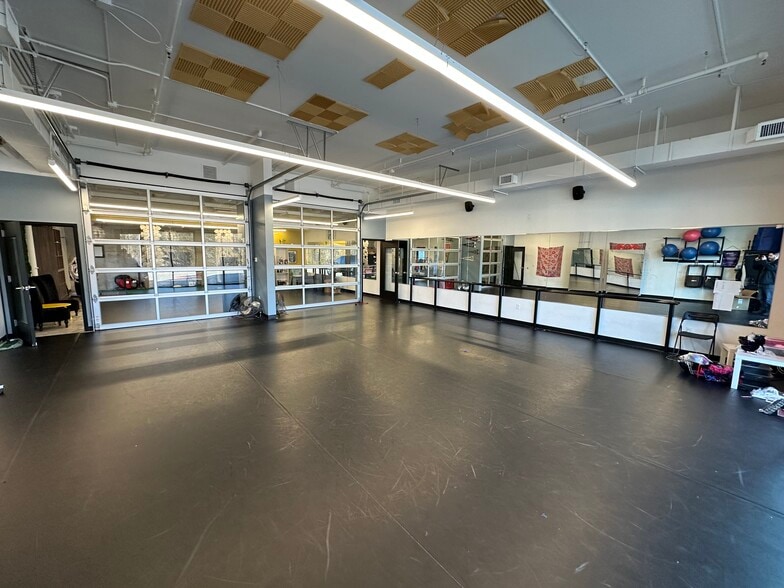 3938 S Lone Pine Ave, Springfield, MO for lease - Interior Photo - Image 2 of 5