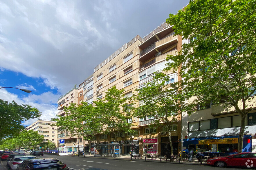 Calle General Moscardó, 10, Madrid, Madrid for lease - Building Photo - Image 2 of 2