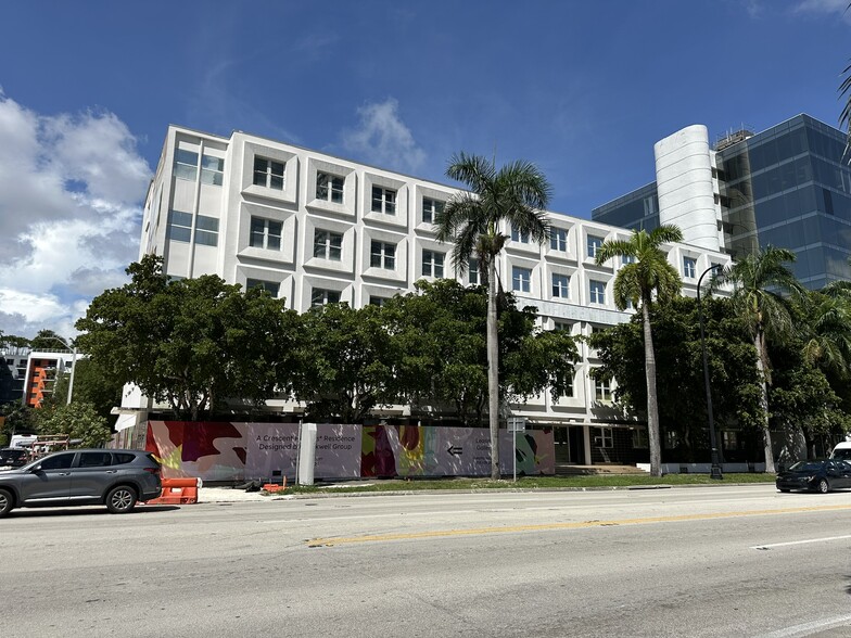 3000 Biscayne Blvd, Miami, FL for lease - Building Photo - Image 2 of 14