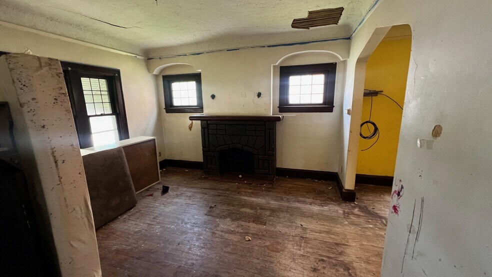 2265 12th St SW, Akron, OH for sale - Building Photo - Image 2 of 9