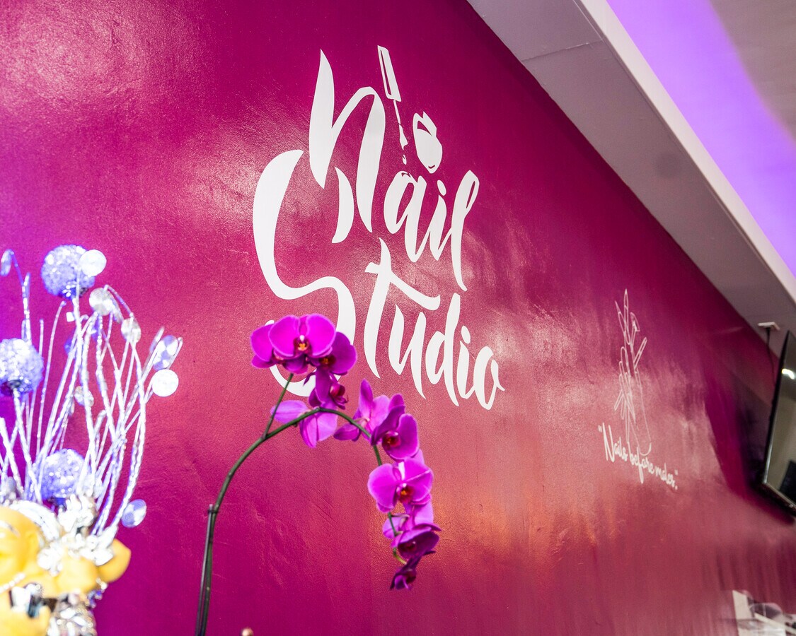 12126 Riverside Dr, Valley Village, CA 91607 21ST CENTURY HIGH END