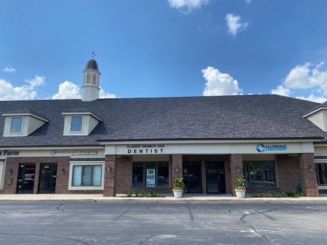 252 E Carmel Dr, Carmel, IN for lease - Primary Photo - Image 1 of 3