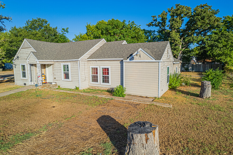 400 Oak St, Bryan, TX for sale - Building Photo - Image 1 of 1