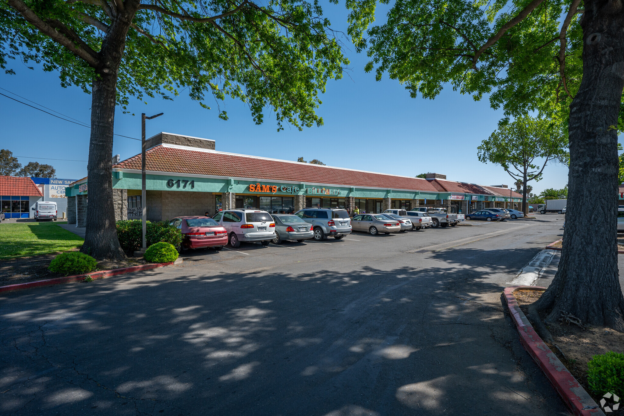 6171-6175 Stockton Blvd, Sacramento, CA for lease Building Photo- Image 1 of 10