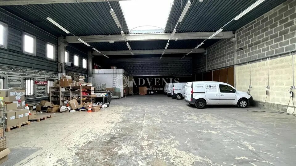 Flex in Noisy-le-Grand for lease - Interior Photo - Image 2 of 7