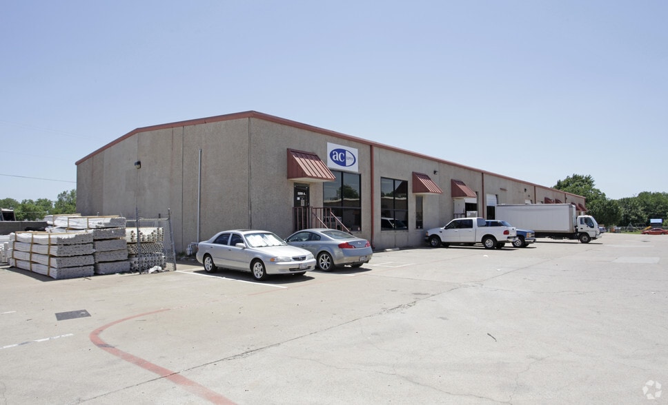 5209 Davis Blvd, North Richland Hills, TX for lease - Building Photo - Image 2 of 6