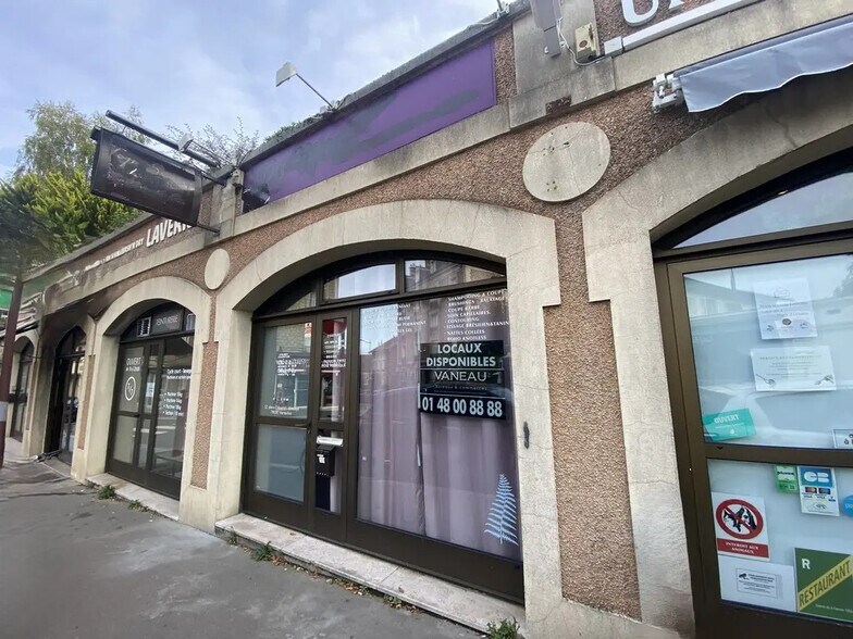 Retail in Versailles for lease - Building Photo - Image 1 of 4