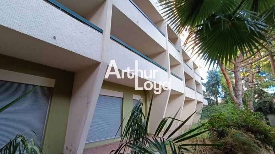 39 Rue Trachel, Nice for sale - Building Photo - Image 2 of 5