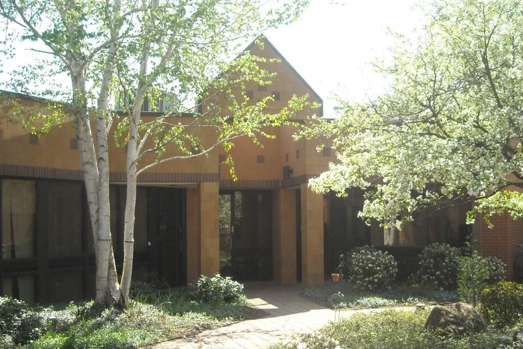 1 Bradley Rd, Woodbridge, CT 06525 Bldg 300