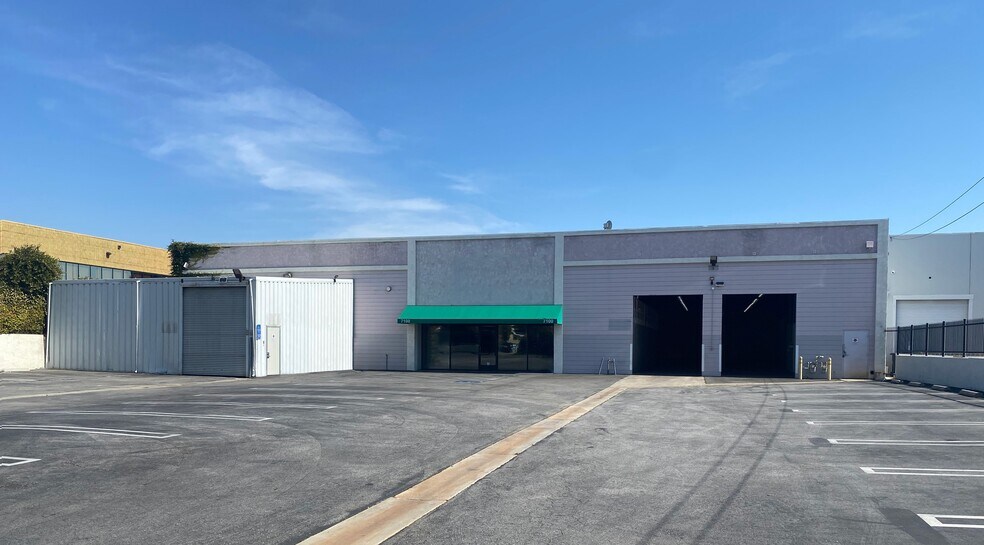 7100 Valjean Ave, Van Nuys, CA 91406